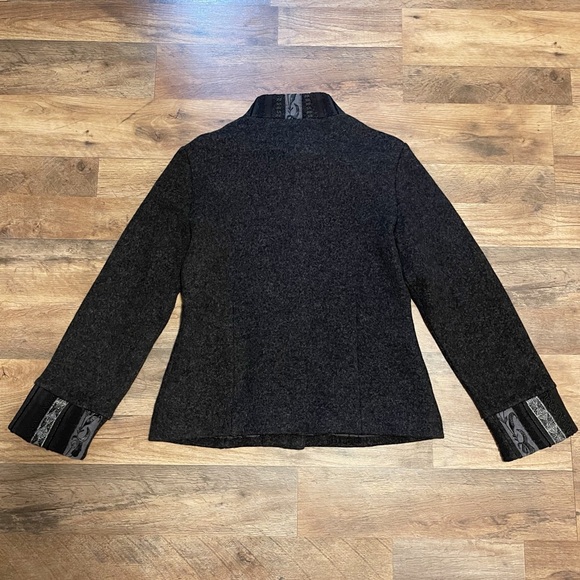 Icelandic Designs | Wool Lined Button Front Jacket - Picture 2 of 11